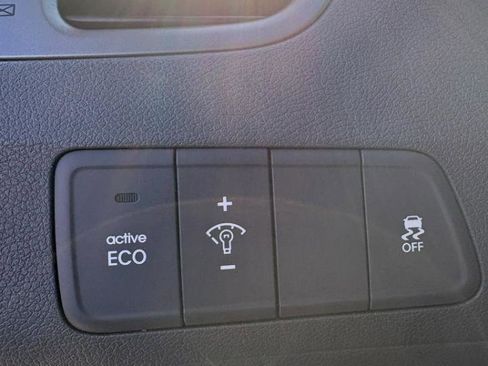 Used 2013 Hyundai Elantra GLS w/ Preferred Pkg image 9