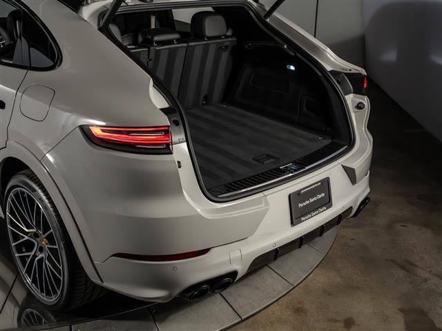 Certified 2023 Porsche Cayenne Platinum Edition AWD/4WD image 35