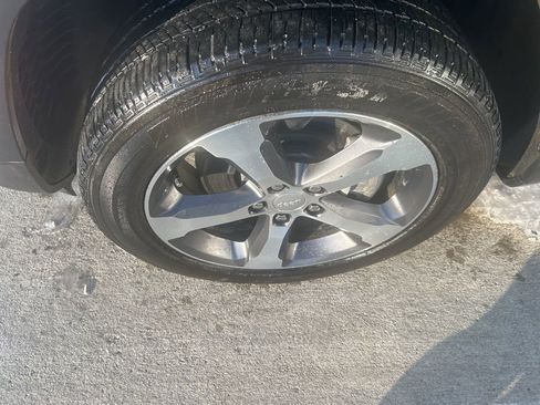 Used 2024 Jeep Grand Cherokee Limited 4xe w/ Luxury Tech Group II image 12