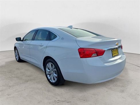 Used 2018 Chevrolet Impala LT image 3