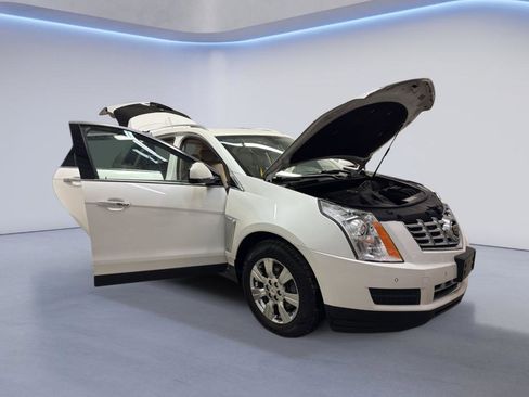Used 2015 Cadillac SRX Luxury image 7
