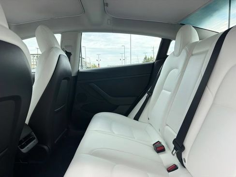 Used 2022 Tesla Model 3 Long Range AWD/4WD image 19