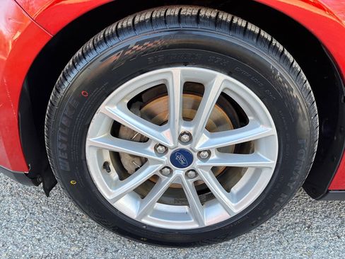 Used 2018 Ford Focus SE w/ Cold Weather Package image 21
