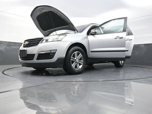 Used 2017 Chevrolet Traverse LS AWD/4WD image 41