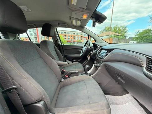 Used 2018 Chevrolet Trax LS AWD/4WD image 10
