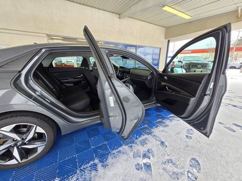 Used 2023 Hyundai Elantra SEL w/ Convenience Package image 26