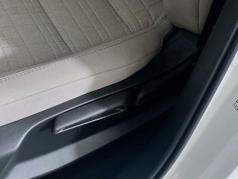 Used 2025 Honda HR-V LX image 13