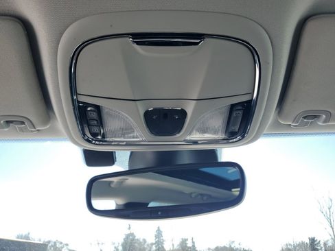 Used 2021 Jeep Cherokee Limited image 30