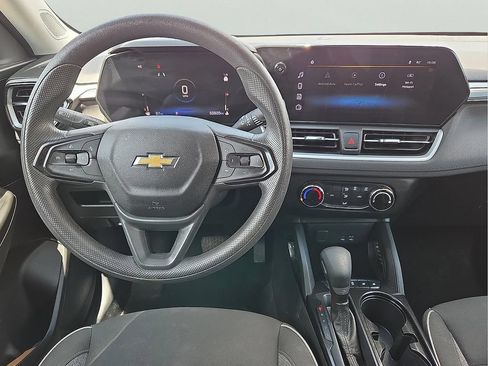 Used 2024 Chevrolet TrailBlazer LS w/ LS Convenience Package FWD image 12