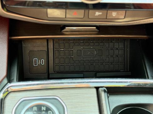 Used 2024 Ford Expedition Limited AWD/4WD image 19