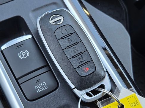 Used 2023 Nissan Pathfinder Platinum FWD image 34