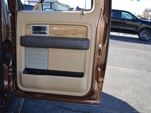 Used 2011 Ford F150 Lariat w/ Lariat Chrome Pkg image 31