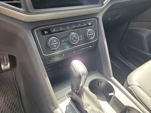 Used 2021 Volkswagen Atlas Cross Sport SE w/ Panoramic Sunroof Package FWD image 22