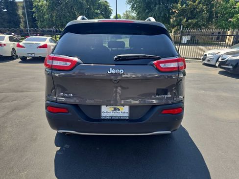 Used 2018 Jeep Cherokee Limited AWD/4WD image 8