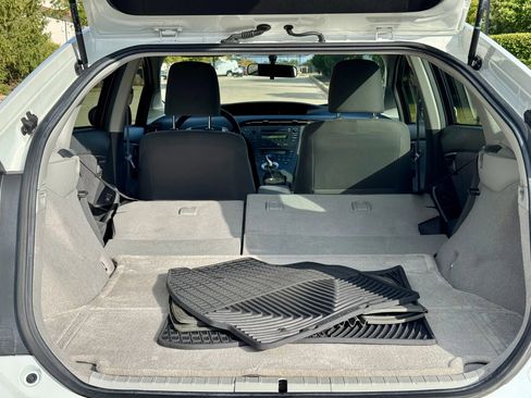 Used 2010 Toyota Prius Five image 36