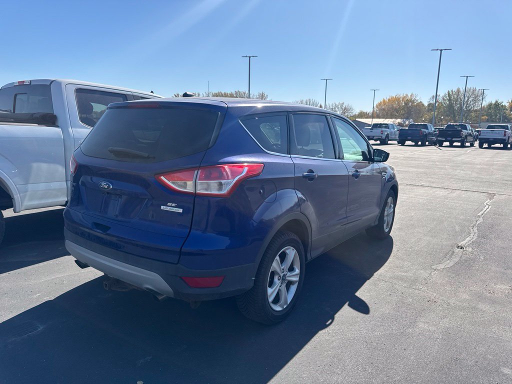Used 2016 Ford Escape SE w/ SE Cold Weather Package FWD image 2