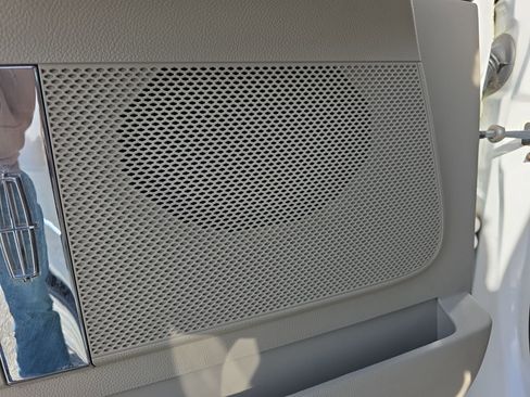 Used 2014 Lincoln Navigator Base image 20