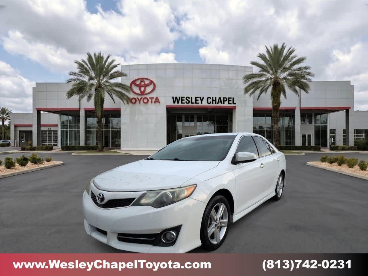 Used 2014 Toyota Camry SE FWD image 1