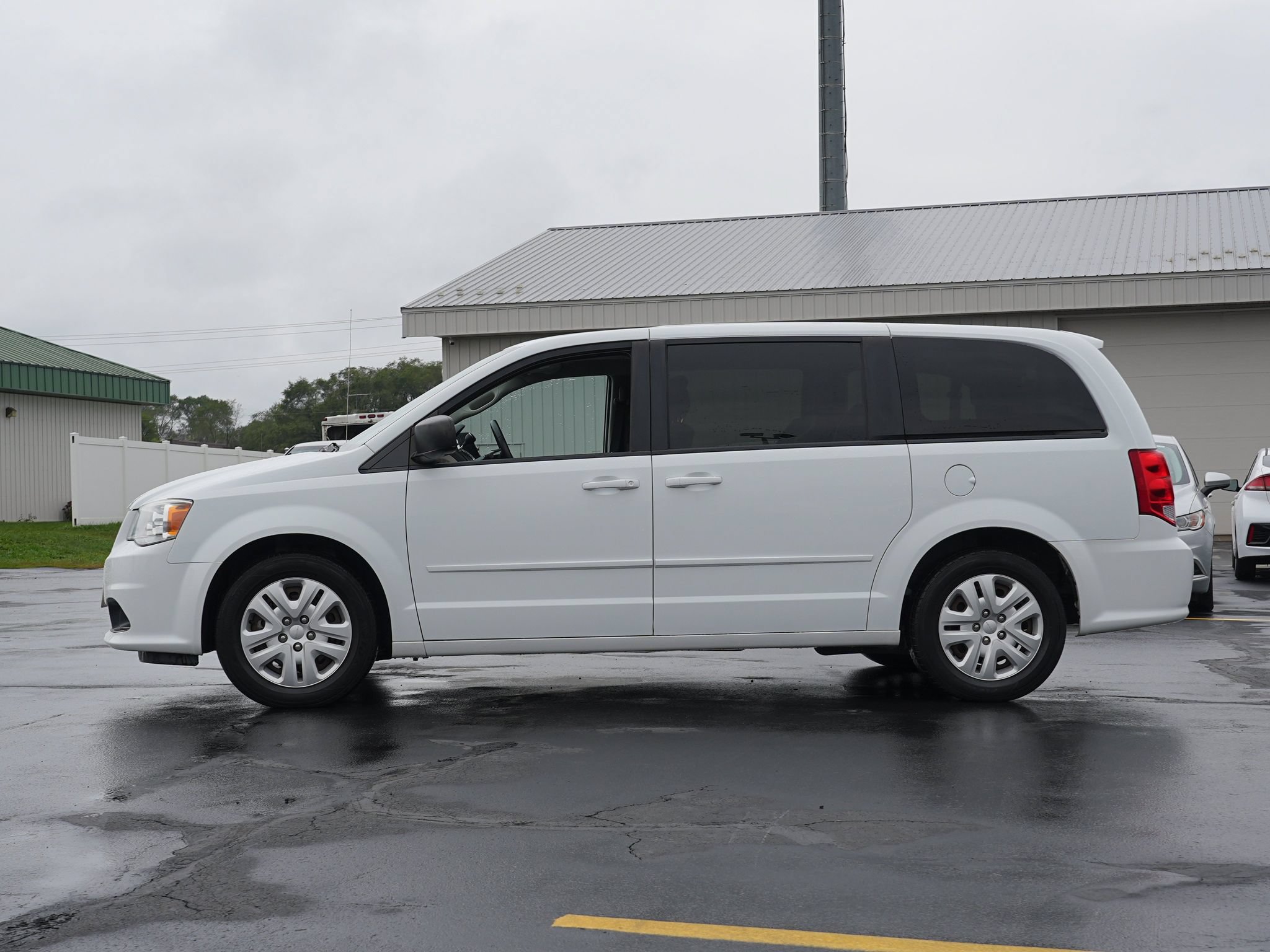 Used 2017 Dodge Grand Caravan SE w/ Power Window Group FWD image 7