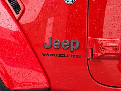 Used 2023 Jeep Wrangler Unlimited Rubicon w/ Steel Bumper Group image 31