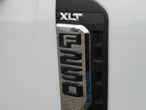 Used 2025 Ford F250 XLT w/ FX4 Off-Road Package AWD/4WD image 8