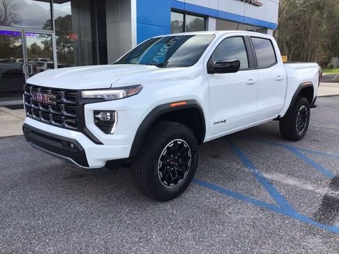 New 2026 GMC Canyon AT4 w/ AT4 Premium Package image 2