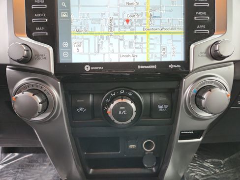 Used 2022 Toyota 4Runner SR5 Premium image 17