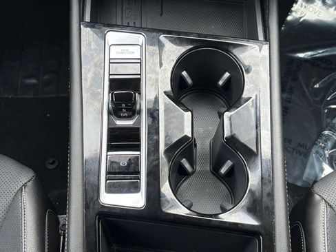 Used 2025 Volkswagen Atlas SE image 38