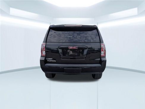 Used 2017 GMC Yukon SLT RWD image 4