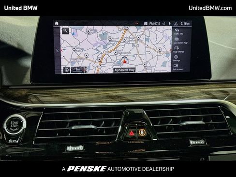 Used 2020 BMW 530i w/ Premium Package RWD image 10