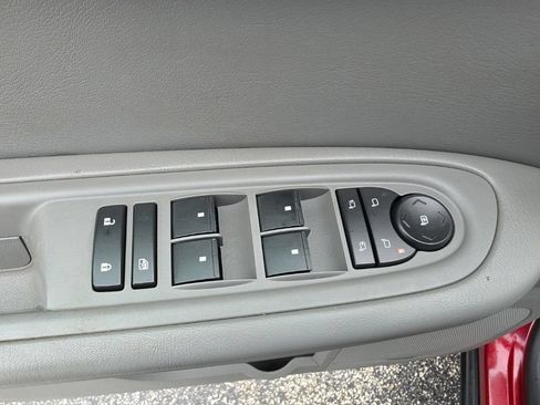 Certified 2016 Chevrolet Traverse LT FWD image 20