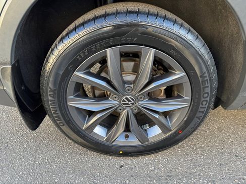 Used 2022 Volkswagen Tiguan SE image 27