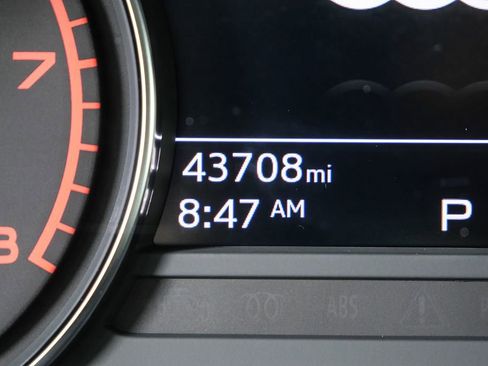 Used 2023 Audi Q5 2.0T Premium w/ Convenience Package image 8