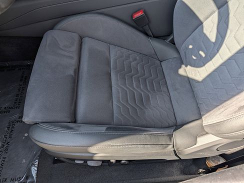 Used 2023 Audi e-tron GT Premium Plus image 15