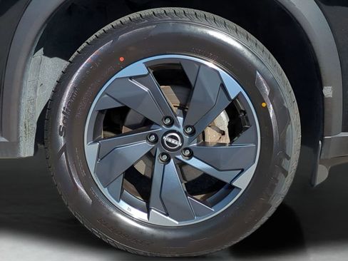 Certified 2024 Nissan Rogue SV image 11