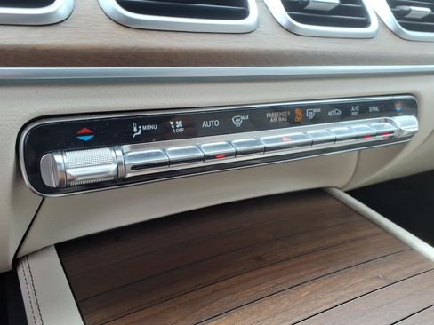 Used 2022 Mercedes-Benz GLS 450 4MATIC image 30