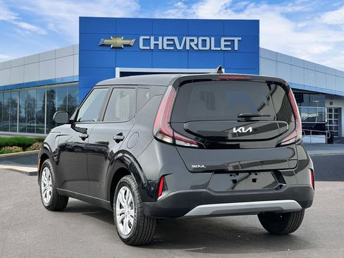 Used 2023 Kia Soul LX FWD image 3