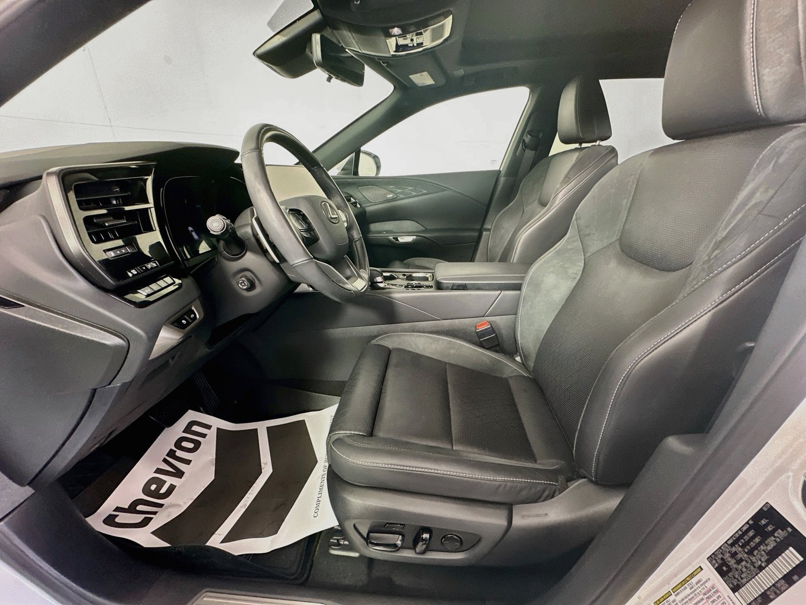 Used 2024 Lexus RX 350 w/ Convenience Package AWD/4WD image 21
