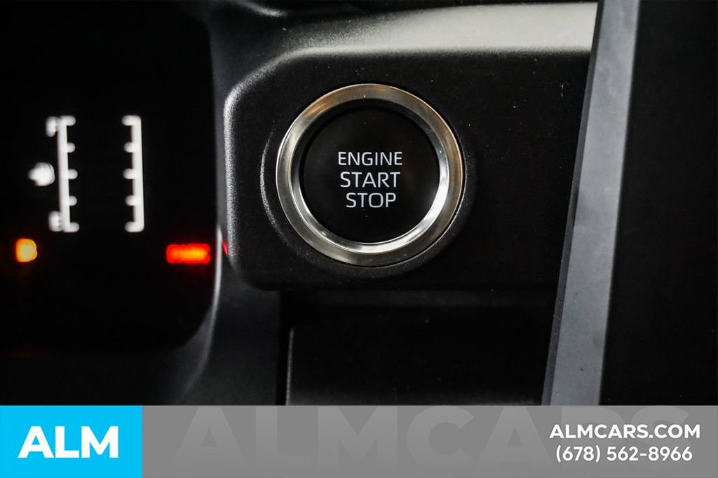Used 2025 Toyota 4Runner SR5 AWD/4WD image 27