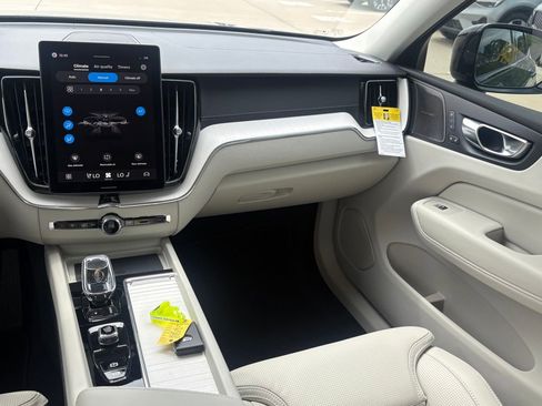 New 2026 Volvo XC60 T8 Ultra w/ Protection Package Premier image 10