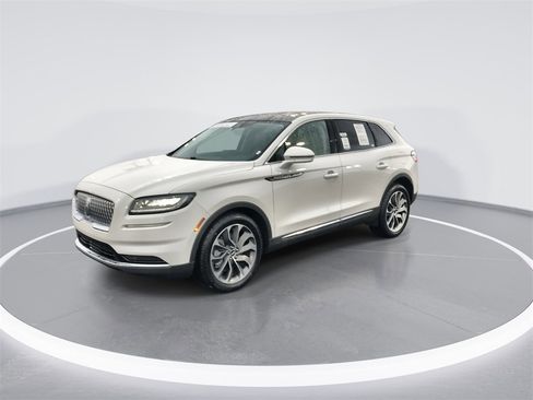 Used 2022 Lincoln Nautilus Reserve image 4