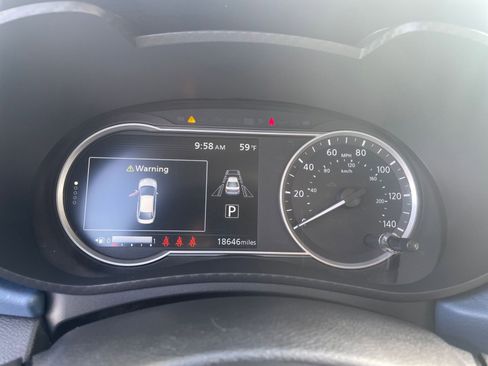 Used 2025 Nissan Versa SV FWD image 35