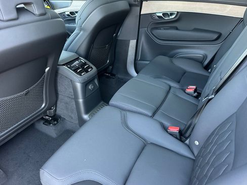 New 2025 Volvo XC90 T8 Plus w/ Protection Package Premier image 12