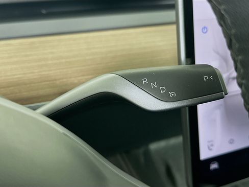 Used 2023 Tesla Model 3 Standard Range image 24