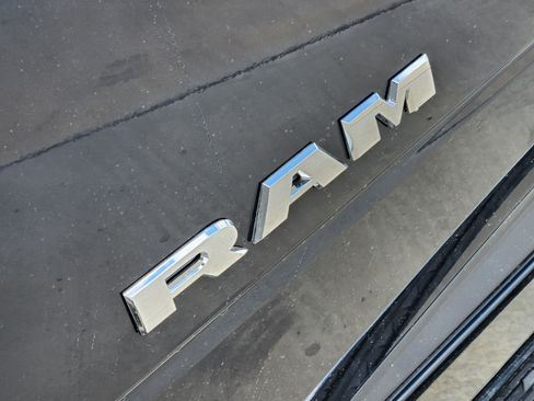 New 2026 RAM 2500 Laramie w/ Sport Appearance Package AWD/4WD image 11