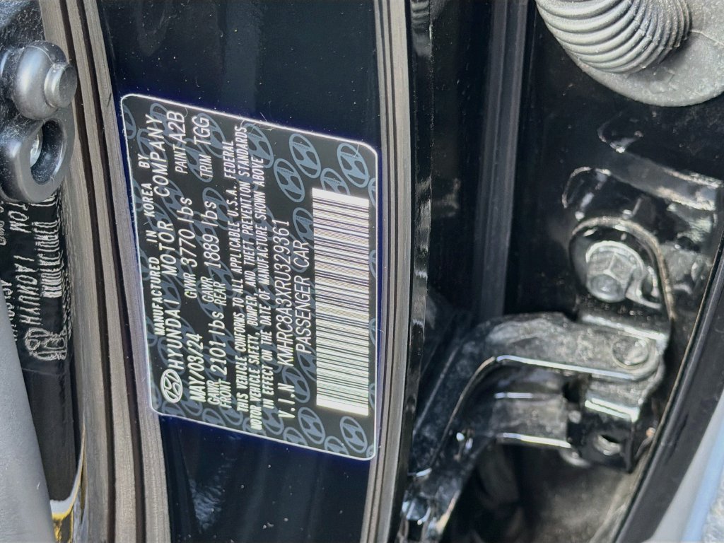 Used 2024 Hyundai Venue SEL FWD image 36