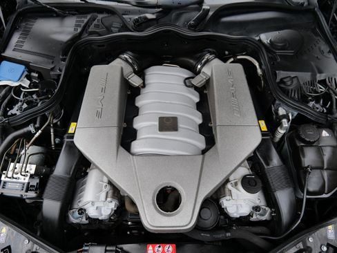 Used 2007 Mercedes-Benz CLS 63 AMG w/ P2 Pkg image 51