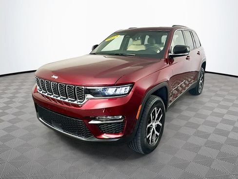Certified 2025 Jeep Grand Cherokee Limited w/ Luxury Tech Group II AWD/4WD image 6