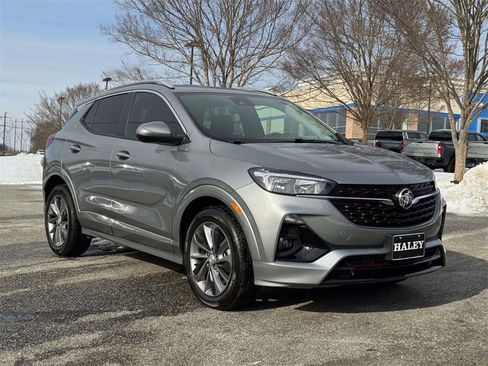 Used 2023 Buick Encore GX Select w/ Sport Touring Package image 2