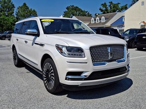 Used 2019 Lincoln Navigator L Black Label AWD/4WD image 2
